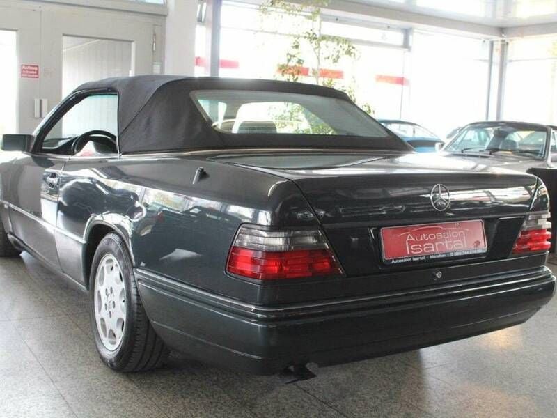 Gebraucht Mercedes E300 220 PS (161 kW) 1996 Schwarz Cabrio