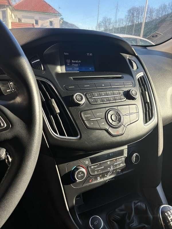 Gebraucht Ford Focus Ambiente 101 PS (74 kW) 2016 Limousine