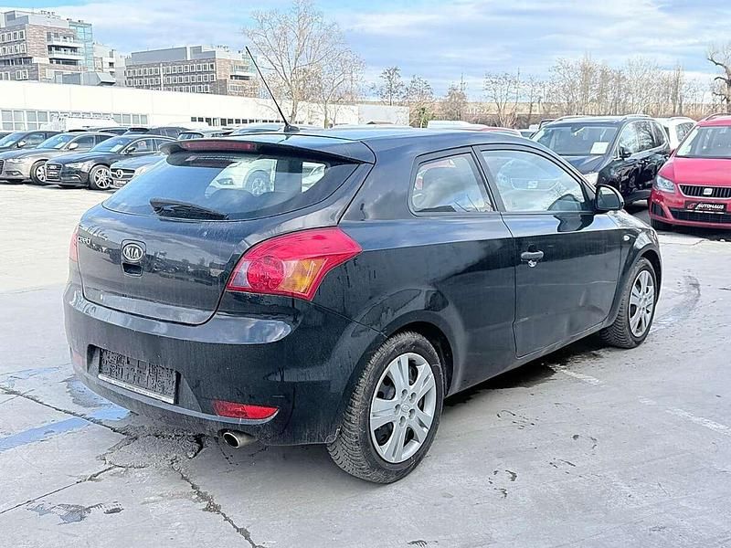 Gebraucht Kia ProCeed 105 PS (77 kW) 2008 Schwarz Kleinwagen