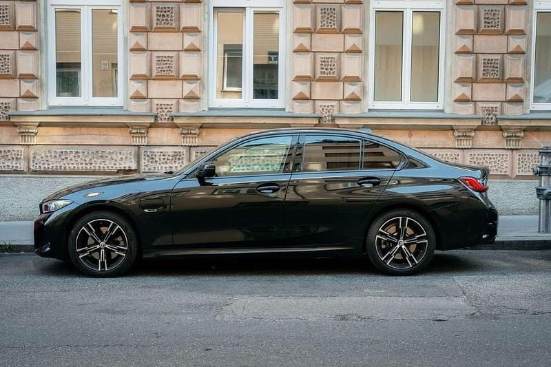 Gebraucht 2022 BMW 330 M Sport Limousine | € 37.999 - Bild 1/4