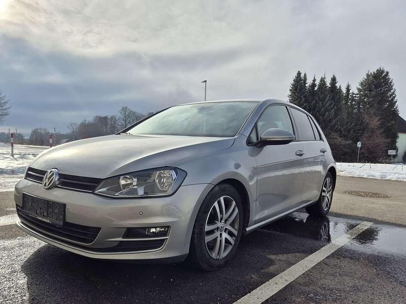 Gebraucht VW Golf VII Highline 105 PS (77 kW) 2013 Limousine