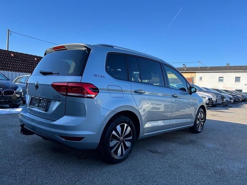 Gebraucht VW Touran Goal 150 PS (110 kW) 2025 Silber Van / Kleinbus
