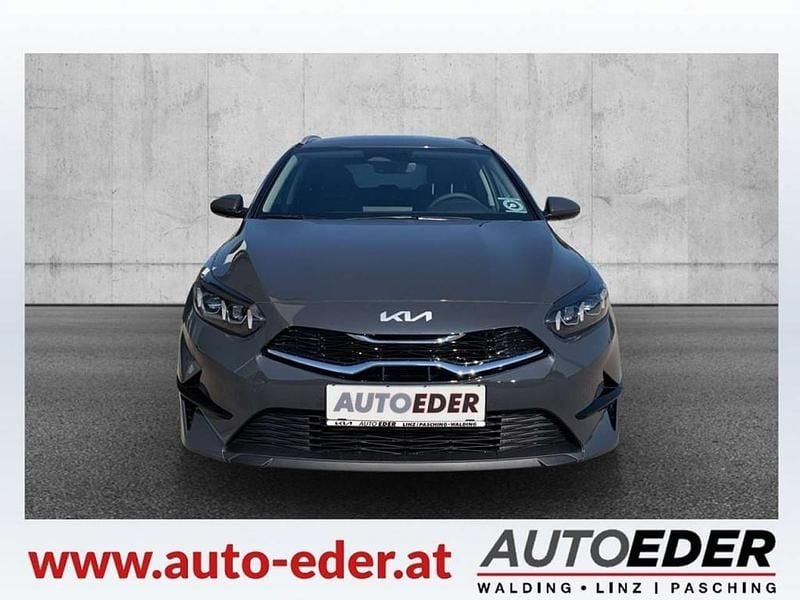Neu Kia Ceed Sportswagon Silver 101 PS (74 kW) 2025 Kombi