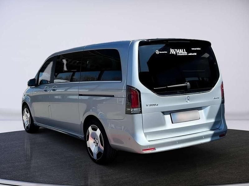 Gebraucht Mercedes V300 Exclusive 237 PS (174 kW) 2025 Silber Van / Kleinbus