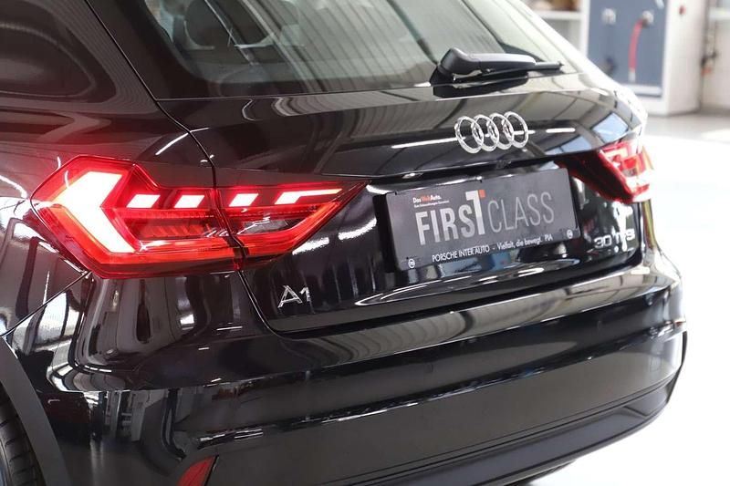 Neu Audi A1 116 PS (85 kW) 2025 Schwarz Kleinwagen