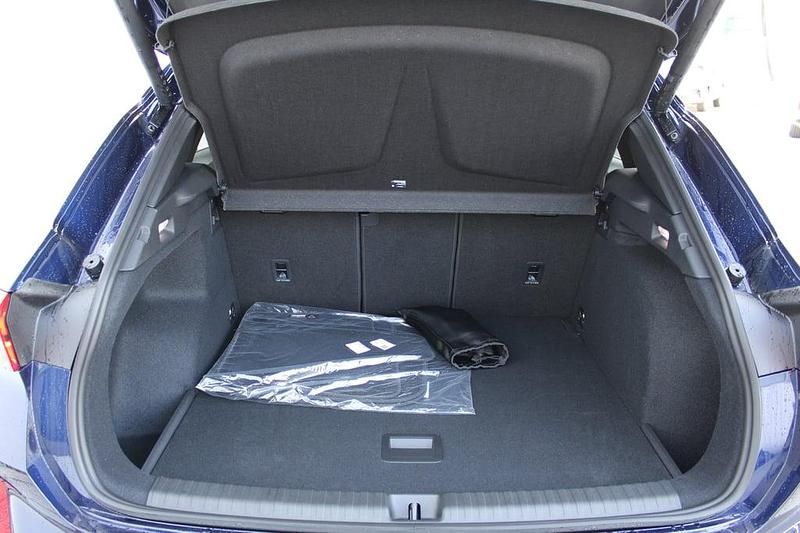 Neu Cupra Terramar 150 PS (110 kW) 2026 Dunkelblau  metallic SUV