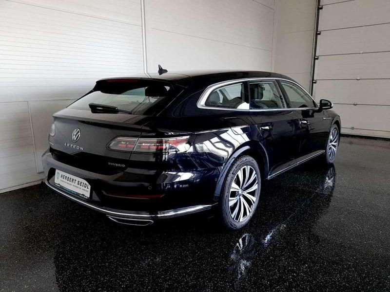 Gebraucht VW Arteon Elegance 156 PS (114 kW) 2022 Deepblackperleffect Kombi