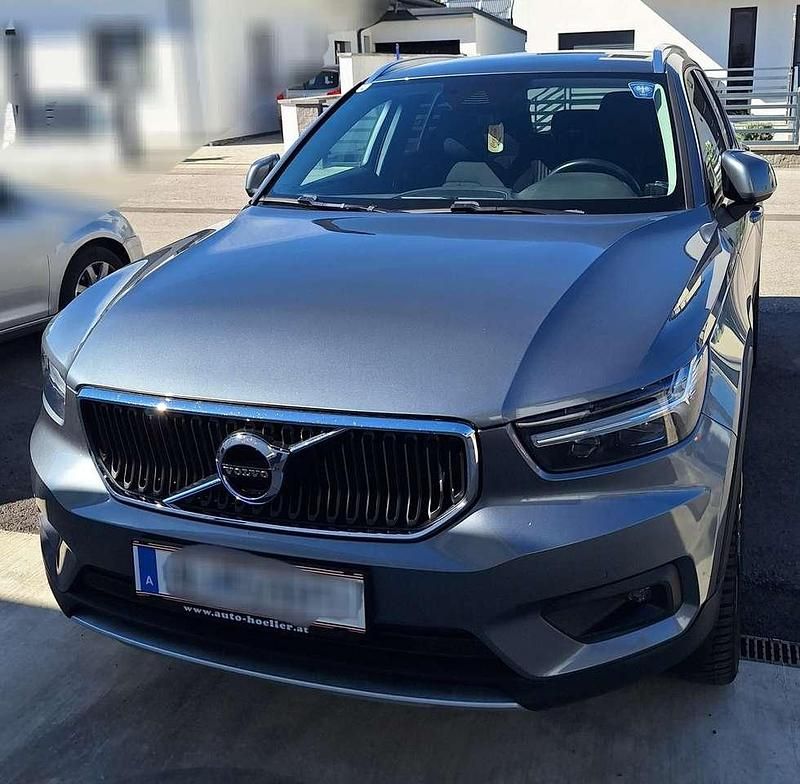 Grau Gebraucht 2019 Volvo XC40 SUV | € 22.500 (Superpreis) - Bild 1/4