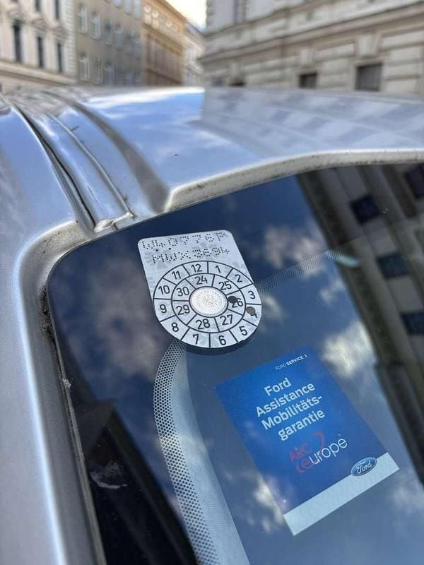 Gebraucht Ford Transit Custom Basis 101 PS (74 kW) 2015 Van / Kleinbus