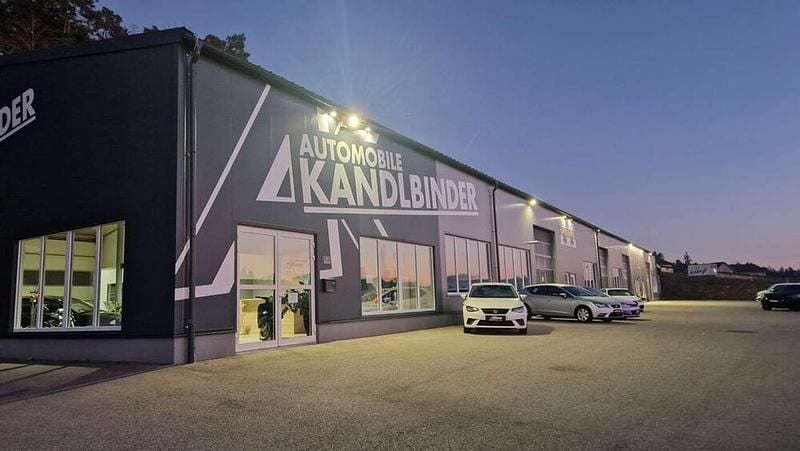 Braun Gebraucht 2018 Ford Grand C-Max Titanium Van / Kleinbus | € 12.999 (Teuer) - Bild 1/1