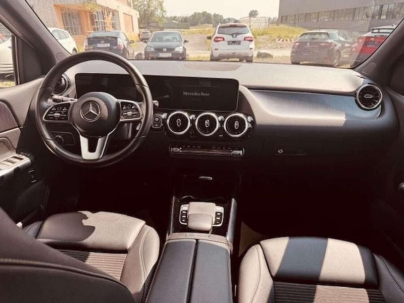 Gebraucht Mercedes B180 116 PS (85 kW) 2019 Weiß Van / Kleinbus