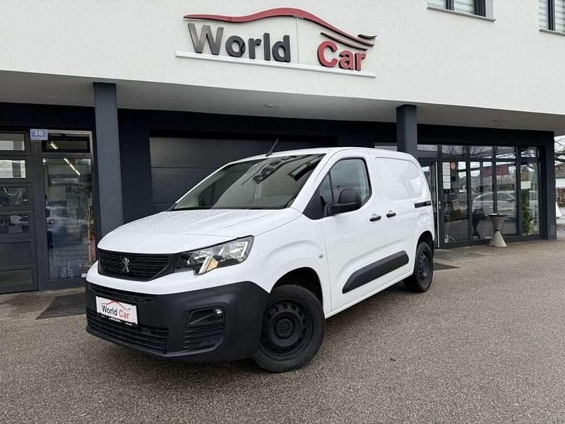 Gebraucht Peugeot Partner 102 PS (75 kW) 2021 Weiß Van / Kleinbus