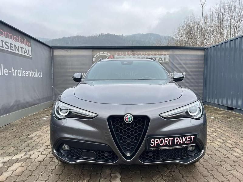 Gebraucht Alfa Romeo Stelvio Sprint 190 PS (139 kW) 2022 Grau SUV