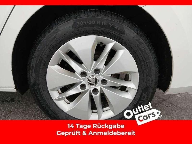 Weiß Gebraucht 2024 Skoda Octavia Ambition Kombi | € 25.750 (Guter Preis) - Bild 1/4