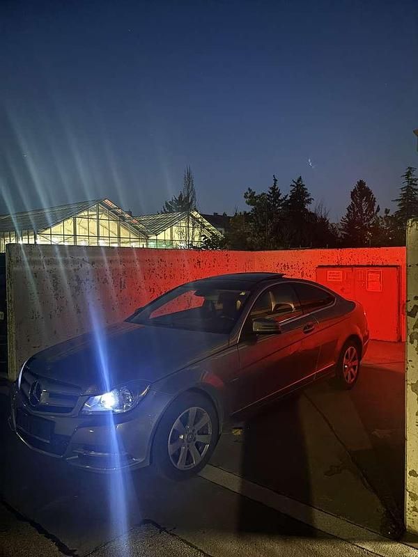 Grau Gebraucht 2011 Mercedes C220 Coupé | € 8.500 (Guter Preis) - Bild 1/4