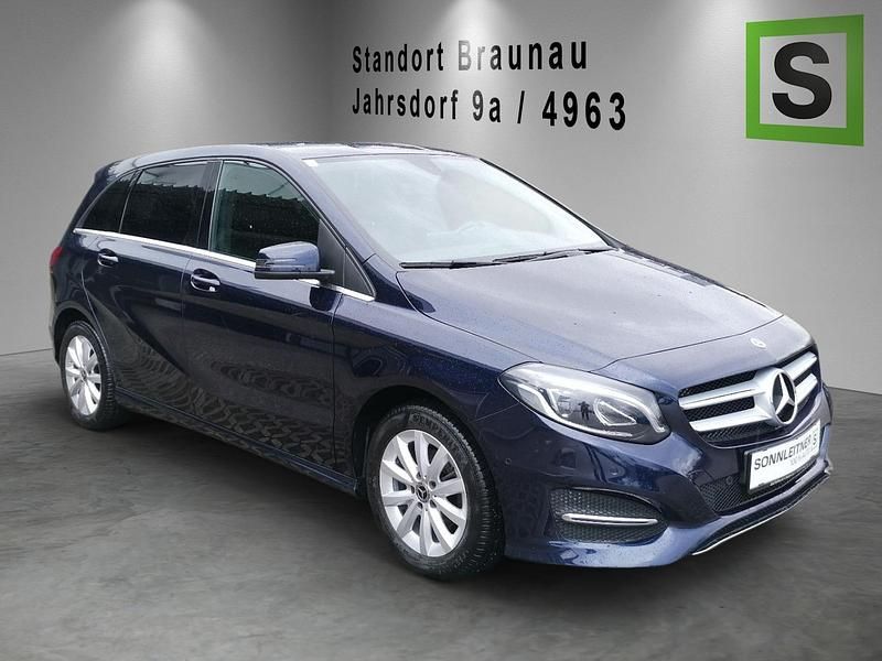 Gebraucht Mercedes B180 108 PS (79 kW) 2017 Blau Van / Kleinbus