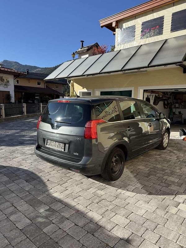 Gebraucht Peugeot 5008 Family 111 PS (81 kW) 2012 Van / Kleinbus