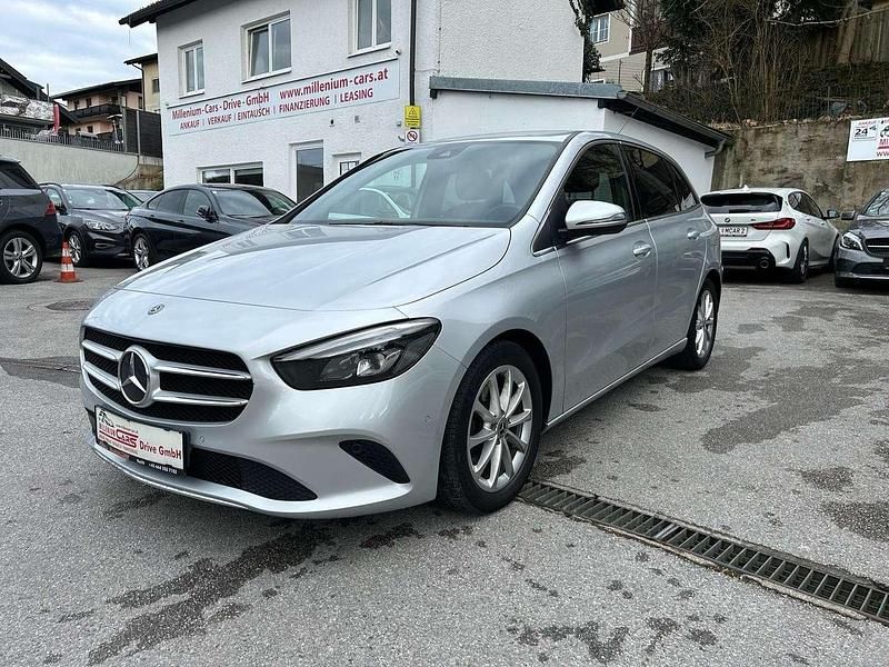 Grau Gebraucht 2019 Mercedes B200 Edition Van / Kleinbus | € 19.490 (Fairer Preis) - Bild 1/4