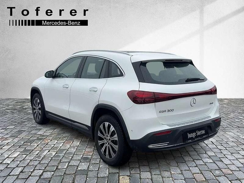 Gebraucht Mercedes EQA300 167 kW (228 PS) 2024 Weiß SUV