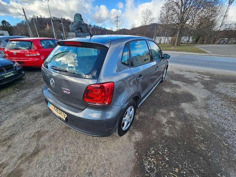 Gebraucht VW Polo 60 PS (44 kW) 2011 Grau Kleinwagen