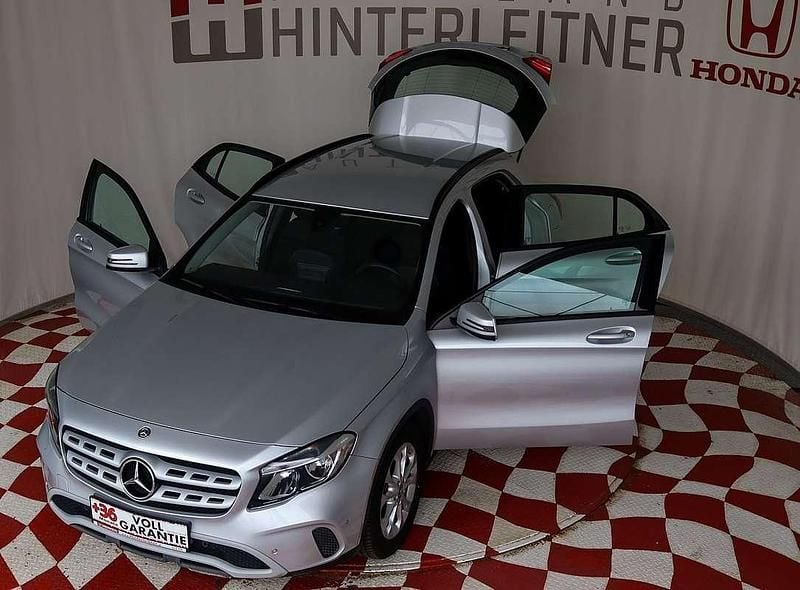 Gebraucht Mercedes GLA200 136 PS (100 kW) 2018 Grau SUV