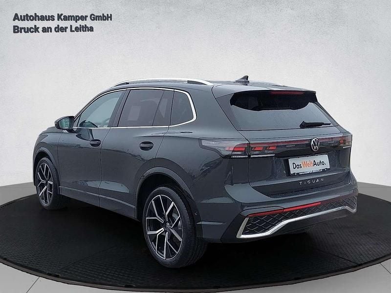 Neu VW Tiguan Sport 150 PS (110 kW) 2025 Grau SUV