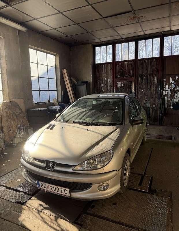 Gebraucht Peugeot 206 Sport 68 PS (50 kW) 2005 Limousine