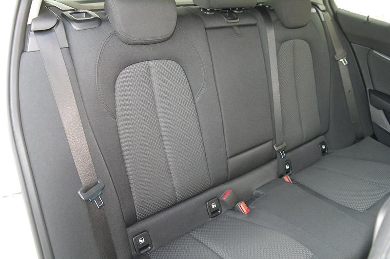 Gebraucht BMW 116 Advantage 116 PS (85 kW) 2020 Weiß Kleinwagen