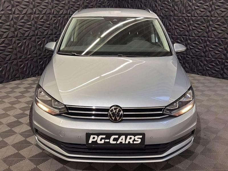 Gebraucht VW Touran 150 PS (110 kW) 2025 Silber Van / Kleinbus