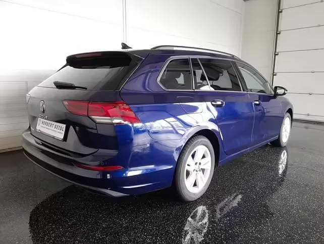 Gebraucht VW Golf VIII Life 116 PS (85 kW) 2022 Atlanticbluemetallic Kombi