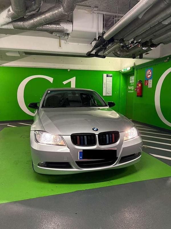 Silber Gebraucht 2008 BMW 320 Limousine | € 7.900 (Fairer Preis) - Bild 1/4