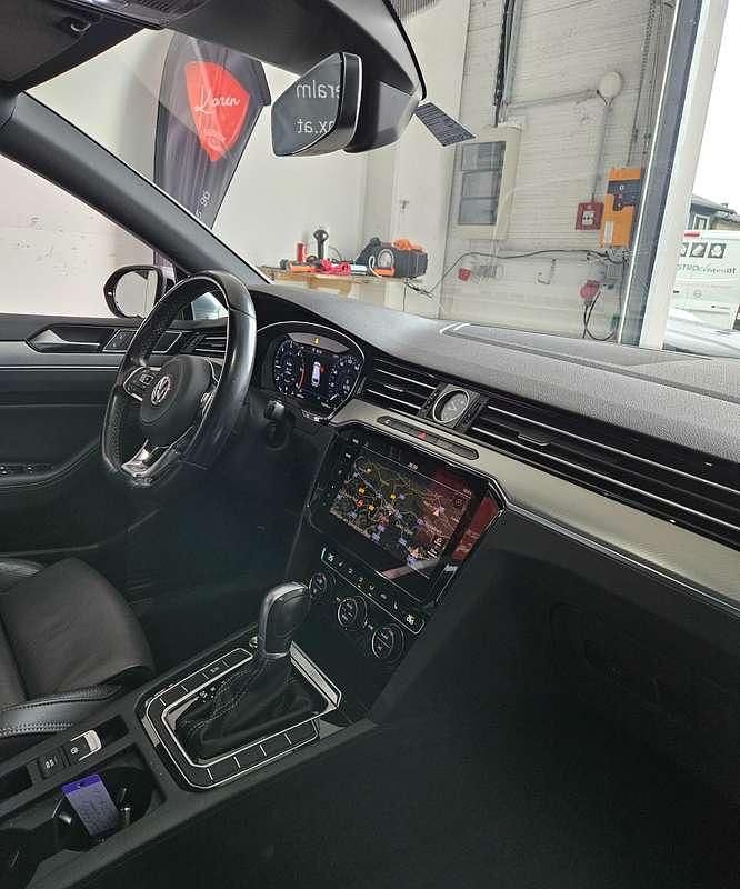 Gebraucht VW Passat Highline 150 PS (110 kW) 2019 Grau Kombi