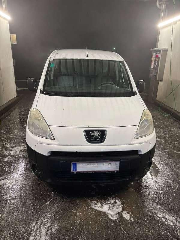 Gebraucht Peugeot Partner 75 PS (55 kW) 2011 Weiß Van / Kleinbus
