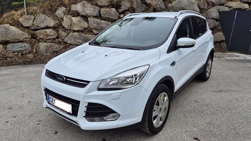 Gebraucht Ford Kuga Trend 120 PS (88 kW) 2016 Weiß SUV