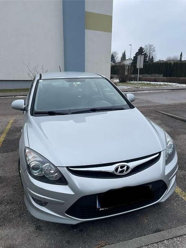 Gebraucht Hyundai i30 Comfort 109 PS (80 kW) 2010 Limousine