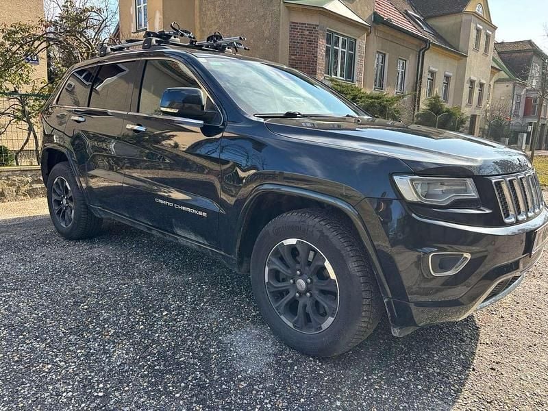 Gebraucht Jeep Grand Cherokee Overland 250 PS (183 kW) 2016 Schwarz SUV