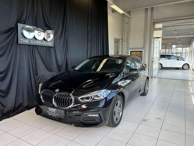 Schwarz Gebraucht 2021 BMW 116 Advantage Kleinwagen | € 19.999 (Guter Preis) - Bild 1/4