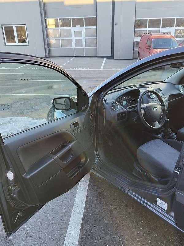 Gebraucht Ford Fiesta Ambiente 69 PS (50 kW) 2006 Grau Kleinwagen