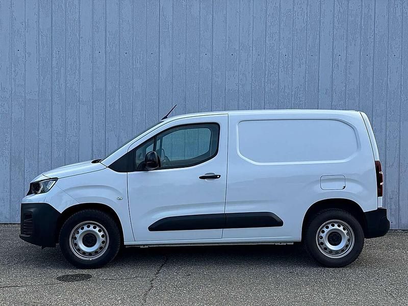 Gebraucht Peugeot Partner 131 PS (96 kW) 2024 Weiß Van / Kleinbus