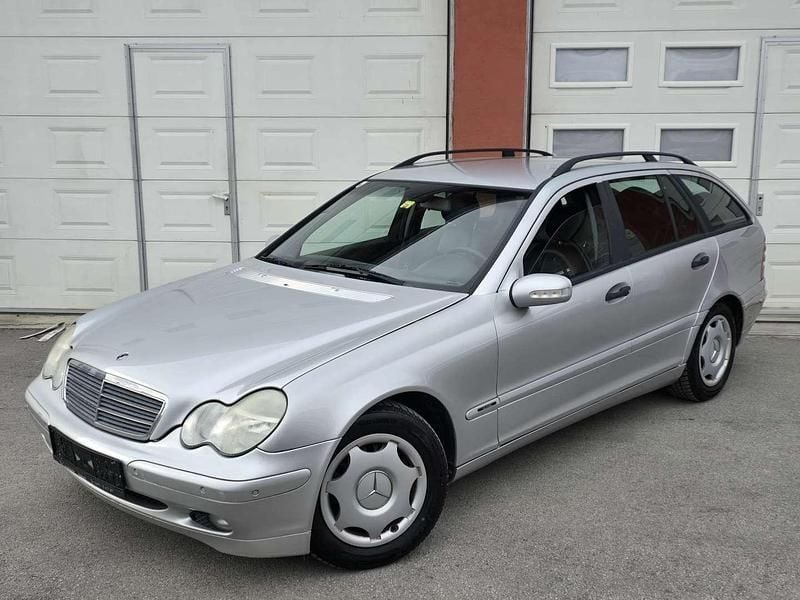 Silber Gebraucht 2001 Mercedes C220 Classic Kombi | € 4.199 (Fairer Preis) - Bild 1/4