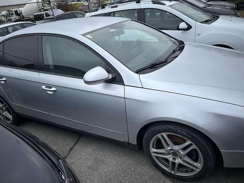 Gebraucht VW Passat Comfortline 116 PS (85 kW) 2005 Limousine