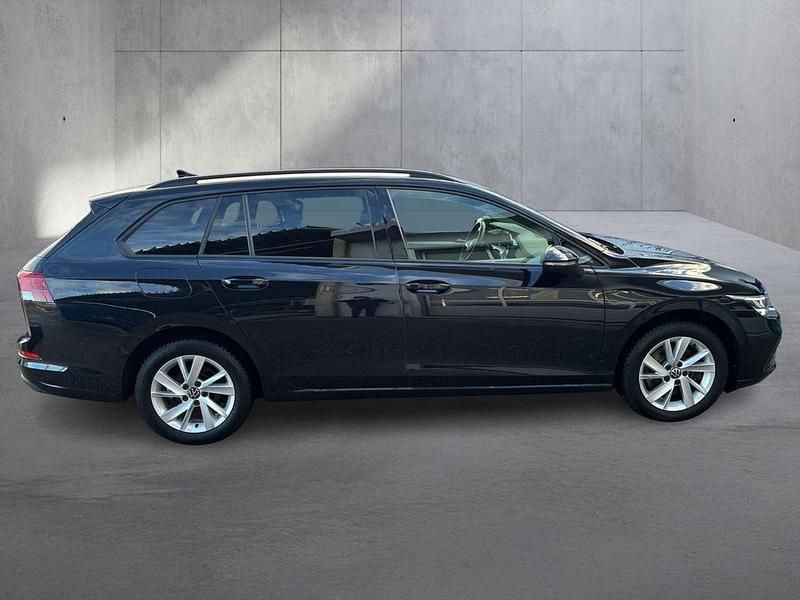 Gebraucht VW Golf VIII Life 116 PS (85 kW) 2023 Schwarz Kombi