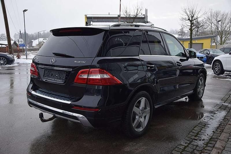 Gebraucht Mercedes ML350 258 PS (189 kW) 2014 Schwarz SUV
