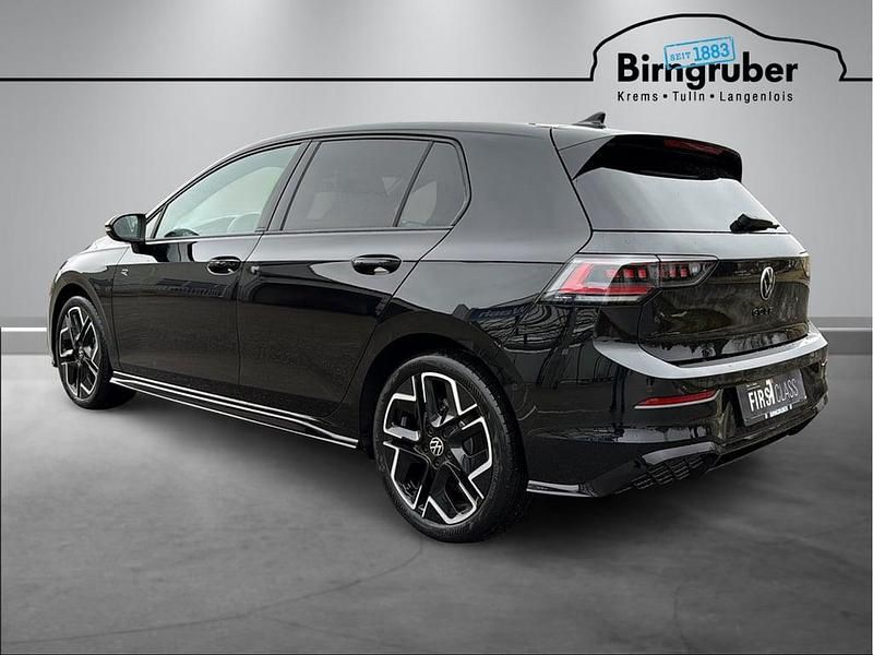 Neu VW Golf VIII Sport 115 PS (84 kW) 2026 Schwarz  metallic