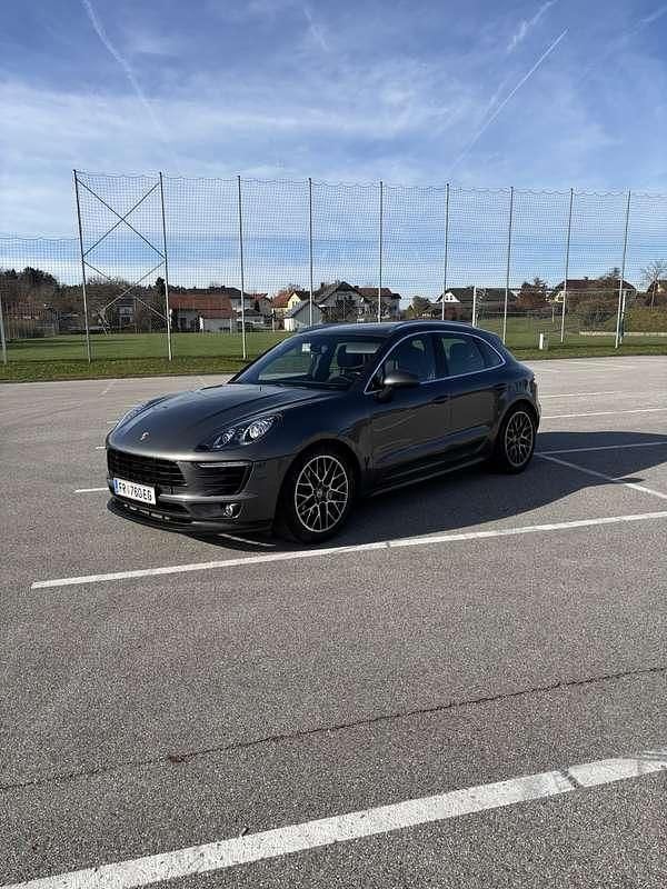 Grau Gebraucht 2014 Porsche Macan S SUV | € 28.500 (Fairer Preis) - Bild 1/4