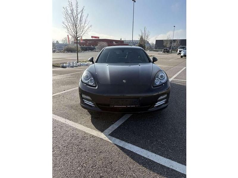 Grau Gebraucht 2010 Porsche Panamera 4 Limousine | € 15.660 - Bild 1/4
