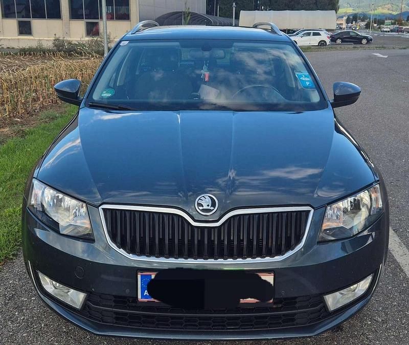 Grau Gebraucht 2016 Skoda Octavia Ambition Kombi | € 11.450 (Fairer Preis) - Bild 1/4