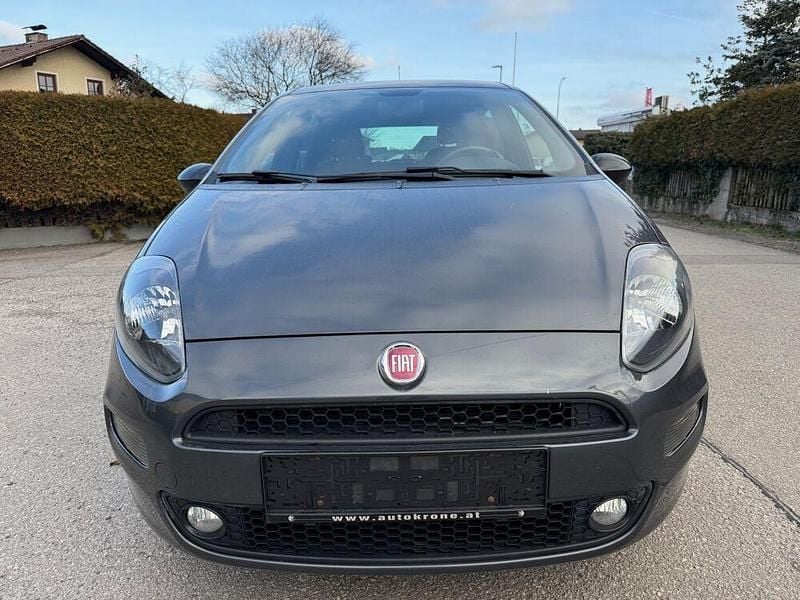 Gebraucht Fiat Punto Easy 78 PS (57 kW) 2014 Grau Kleinwagen
