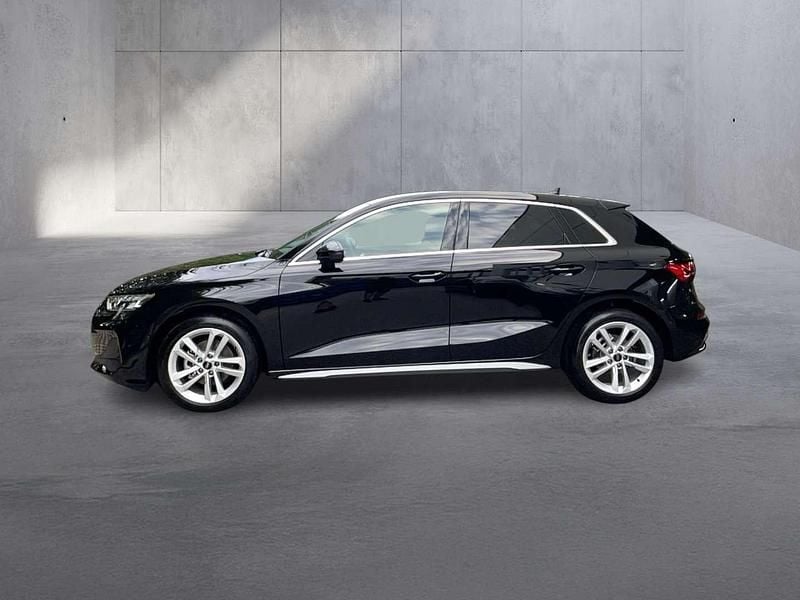 Gebraucht Audi A3 Ambiente 116 PS (85 kW) 2025 Schwarz Limousine