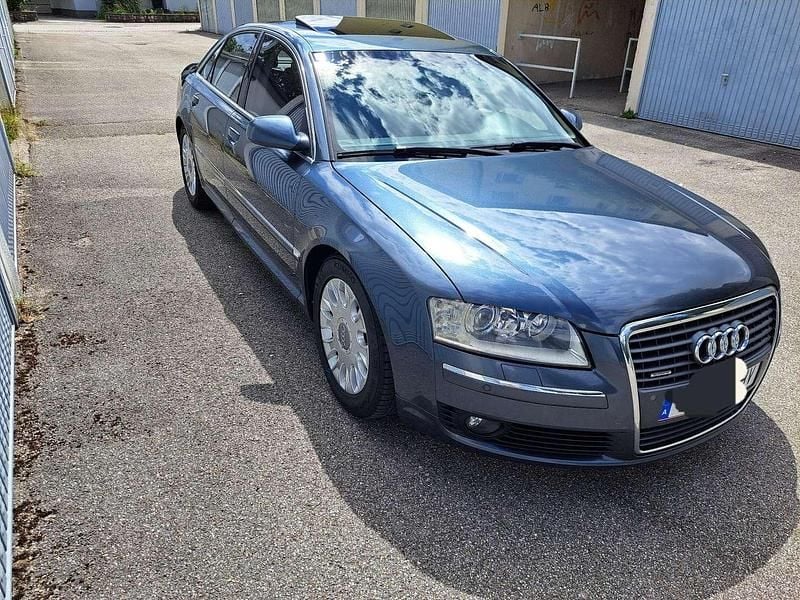 Grau Gebraucht 2006 Audi A8 Limousine | € 5.500 - Bild 1/4